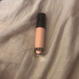 Kylie cosmetics concealer in Birch
